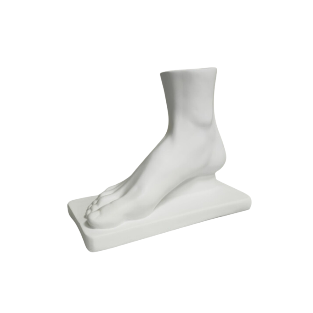 1 Sculpture - Image 1