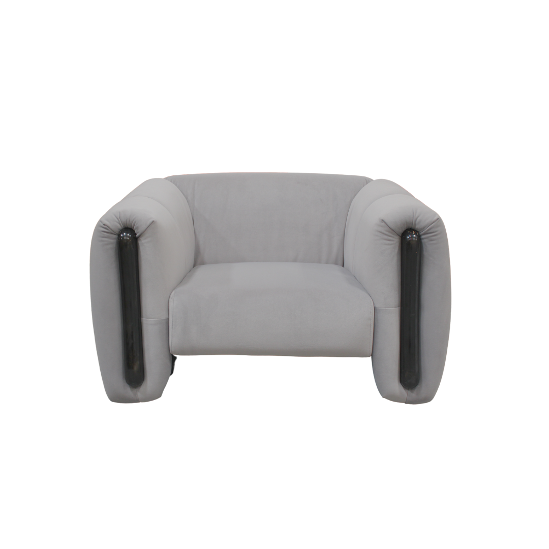 1 CHAIR - Image 1